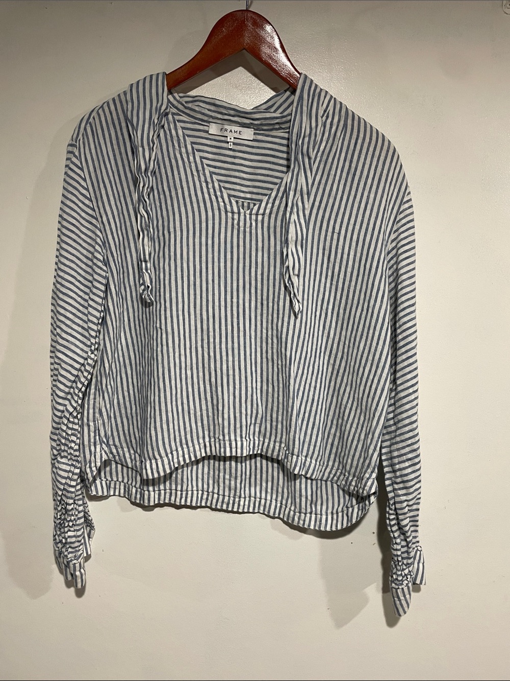 Frame Striped V-Neck Pullover in Blue and White